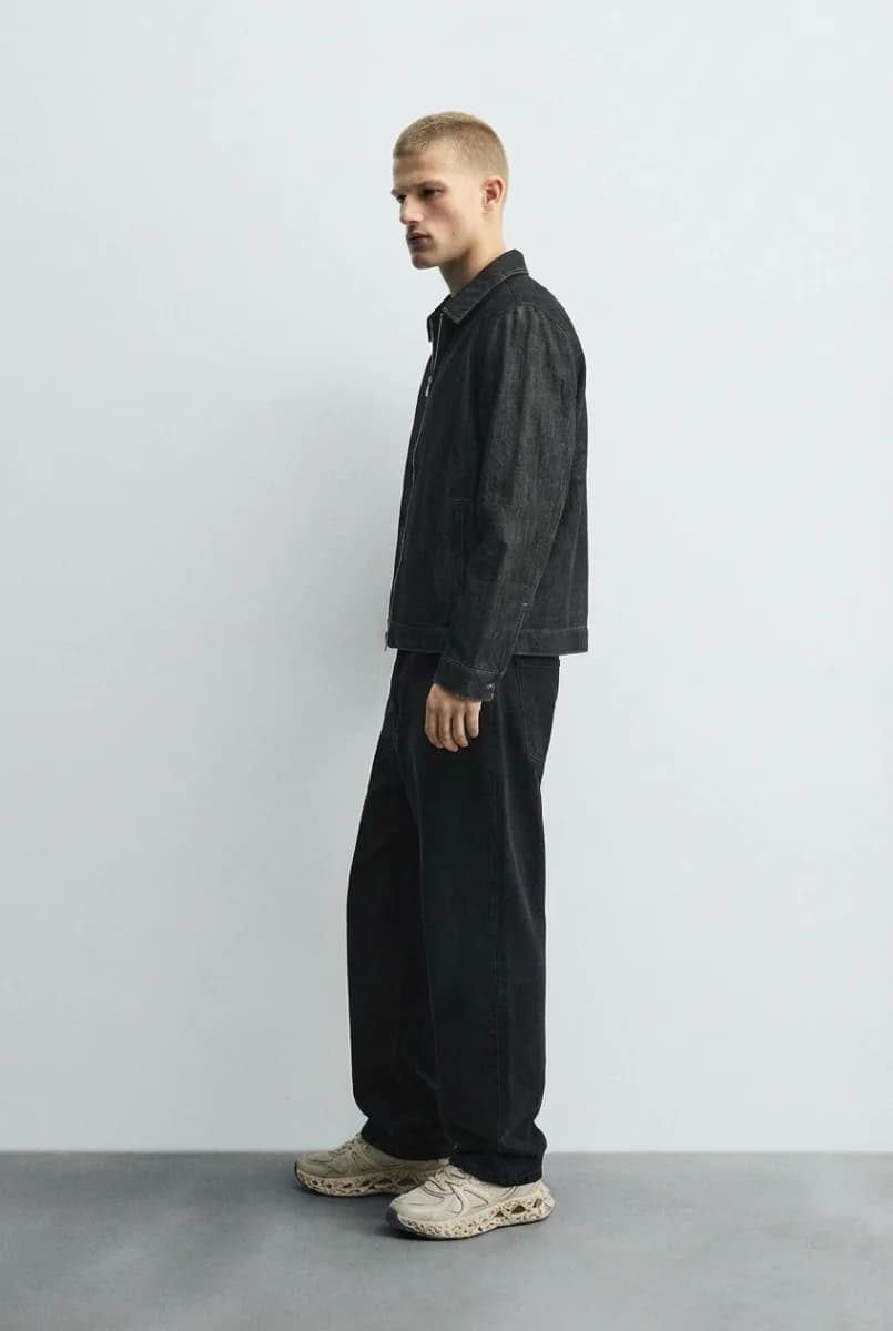 Relaxed Fit Black Denim