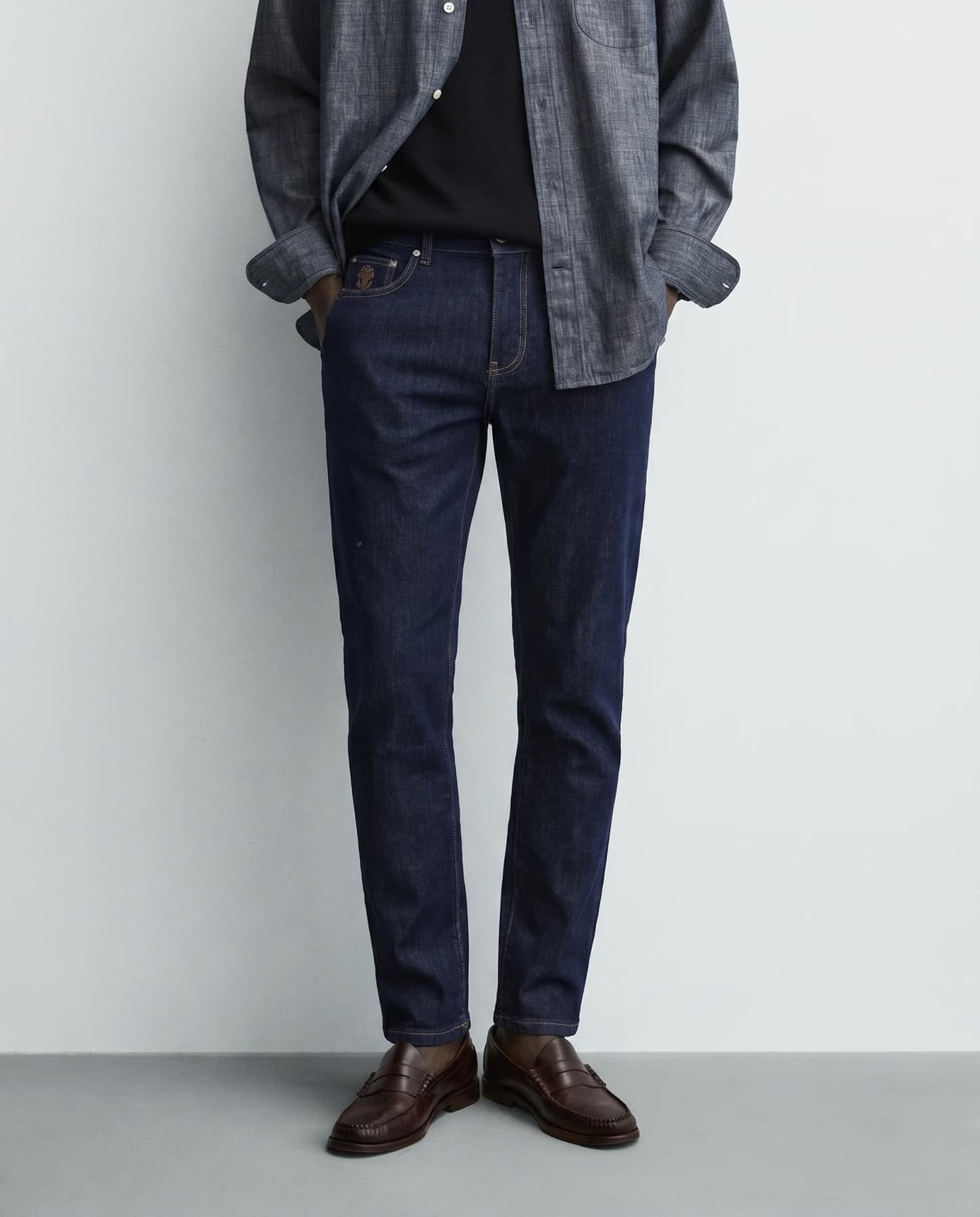 Brunello Cucinelli — тёмно-синие джинсы raw denim
